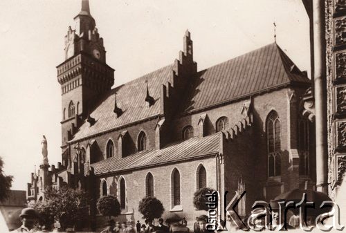 Przed 1914, Tarnów, Austro-Węgry.
 Katedra Pod wezwaniem Nawiedzenia Najświętszej Maryi Panny.
 Fot. NN, zbiory Ośrodka KARTA, udostępnił Jurij Karpenczuk
   
