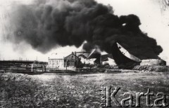 Przed 1914, Borysław, Austro-Węgry.
 Płonące szyby naftowe.
 Fot. NN, zbiory Ośrodka KARTA, udostępnił Jurij Karpenczuk
   
