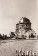 Przed 1914, Lwów, Austro-Węgry.
Budowa domu przedPogrzebowego (Bet Tahara) na Nowym Cmentarzu Żydowskim (część Cmentarza Janowskiego). Budynek projektu Romana Felińskiego zniszczyli Niemcy w 1943 roku. 
Fot. NN, zbiory Ośrodka KARTA, udostępnił Jurij Karpenczuk