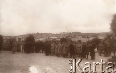 1916, Lwów, Austro-Węgry.
Uroczystości na cmentarzu wojskowym, żołnierze austriaccy i cywile, w tle panorama miasta.
Fot. NN, zbiory Ośrodka KARTA, udostępnił Jurij Karpenczuk
   
