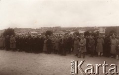 1916, Lwów, Austro-Węgry.
Uroczystości na cmentarzu wojskowym, żołnierze austriaccy i cywile, w tle panorama miasta.
Fot. NN, zbiory Ośrodka KARTA, udostępnił Jurij Karpenczuk
   
