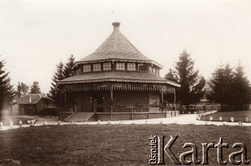 1916, Lwów, Austro-Węgry.
Teren Wystawy Krajowej, pawilon wystawienniczy.
Fot. NN, zbiory Ośrodka KARTA, udostępnił Jurij Karpenczuk