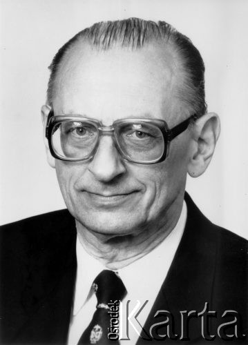 1986, miejsce nieznane.
Władysław Bartoszewski - portret.
Fot. NN, zbiory Ośrodka KARTA (ze zbiorów rodzinnych Władysława Bartoszewskiego)




