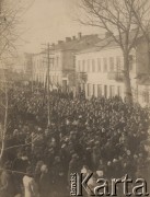 9.02.1920, Brześć, Polska.
Władze cywilne i wojskowe w pochodzie.
Fot. NN, zbiory Ośrodka KARTA, kolekcję Dominika Piotrowskiego udostępnił Jan Rutkiewicz
 
