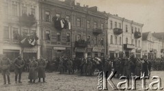 22.02.1919, Białystok, Polska.
Wejście wojsk polskich do Białegostoku, uroczystości na Rynku.
Fot. NN, zbiory Ośrodka KARTA, kolekcję Dominika Piotrowskiego udostępnił Jan Rutkiewicz
 
