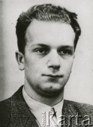 1939-1940, Polska.
Portret młodego mężczyzny.
Fot. NN, zbiory Ośrodka KARTA, udostępnił Krzysztof Jasiewicz [sygn. oryginalna 0-19451]
 
