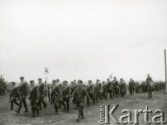 17.09.1939, Polska.
Jednostki piechoty Armii Czerwonej wkraczają do Polski.
Fot. NN, zbiory Ośrodka KARTA, udostępnił Krzysztof Jasiewicz [sygn. oryginalna 0-93719]
 
