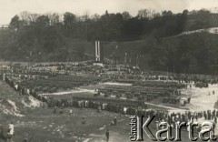 lata 30-te, Lwów, Polska
Uroczystości wojskowe.
Fot. Stanisław Bober, kolekcję udostępniły Danuta Mordal i Ewa Szafrańska; zbiory Ośrodka KARTA 

