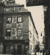 lata 30-te, Warszawa, Polska
Rynek Starego Miasta.
Fot. Stanisław Bober, kolekcję udostępniły Danuta Mordal i Ewa Szafrańska; zbiory Ośrodka KARTA 

