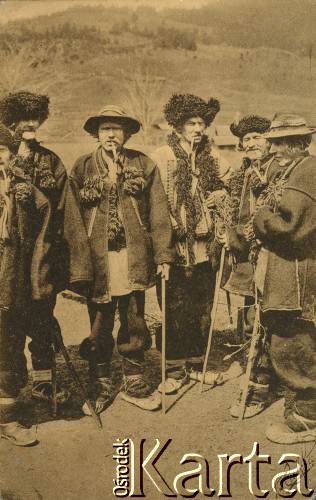 1928, prawdopodobnie Czarnohora, Polska.
Huculi.
Fot. NN, zbiory Ośrodka KARTA