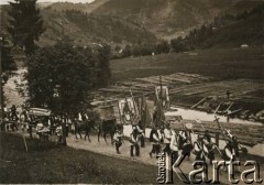 Przed 1939, prawdopodobnie Czarnohora, Polska.
Pogrzeb huculski.
Fot. NN, zbiory Ośrodka KARTA