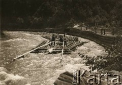 Przed 1939, prawdopodobnie Czarnohora, Polska.
Spływ Czeremoszem.
Fot. NN, zbiory Ośrodka KARTA