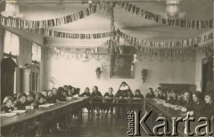 Przed 1939, Kołomyja, woj. stanisławowskie, Polska.
Uczennice w szkole prowadzonej przez ss. urszulanki.
Fot. NN, zbiory Ośrodka KARTA