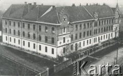Przed 1939, Kołomyja, woj. stanisławowskie, Polska.
Budynek gimnazjum ss. urszulanek.
Fot. NN, zbiory Ośrodka KARTA