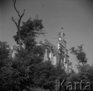 po 1945, Nysa, Polska
Ruiny kościoła.
Fot. Stanisław Bober, kolekcję udostępniły Danuta Mordal i Ewa Szafrańska; zbiory Ośrodka KARTA 

