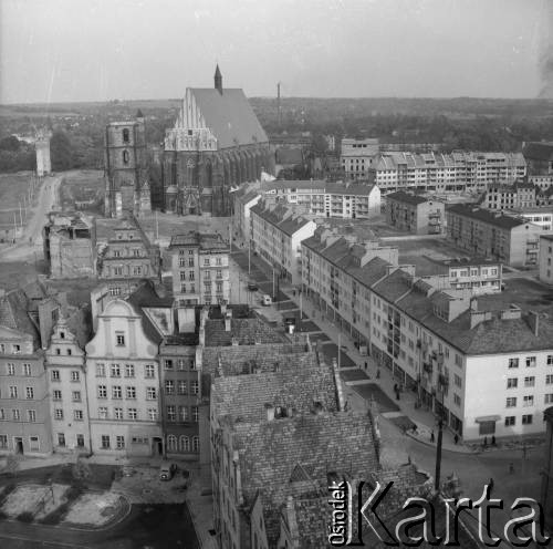 po 1945, Nysa, Polska
Widok odbudowanego miasta.
Fot. Stanisław Bober, kolekcję udostępniły Danuta Mordal i Ewa Szafrańska; zbiory Ośrodka KARTA 

