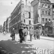 po 1945, Opole, Polska
Fragment miasta, zniszczone domy.
Fot. Stanisław Bober, kolekcję udostępniły Danuta Mordal i Ewa Szafrańska; zbiory Ośrodka KARTA 

