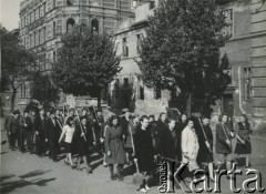 1945-1962, Opole, woj. opolskie, Polska.
Młodzież szkolna odgruzowuje miasto.
Fot. Stanisław Bober, zbiory Ośrodka KARTA