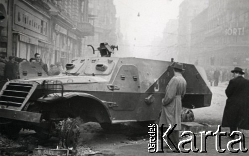23.10 - 4.11.1956, Budapeszt, Węgry.
Rewolucja węgierska - ulice Budapesztu podczas zamieszek.
Fot. Marian Dudziński, zbiory Ośrodka KARTA