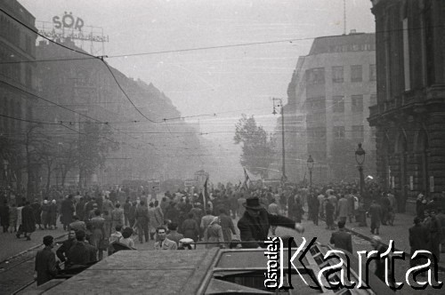 23.10 - 4.11.1956, Budapeszt, Węgry.
Rewolucja węgierska - ulice Budapesztu podczas zamieszek.
Fot. Marian Dudziński, zbiory Ośrodka KARTA