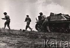 Po grudniu 1943, Włochy.
Działania 2 Korpusu Polskiego. Podpis na odwrocie: 