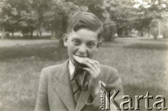 Lata 30./lata 40., brak miejsca.
Zdzisław Najder.
Fot. NN, kolekcja Zdzisława Najdera, zbiory Ośrodka KARTA.