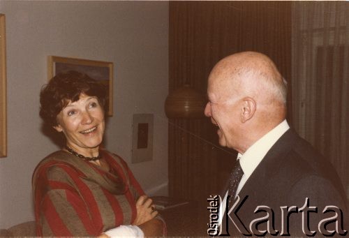 1985, brak miejsca.
Dyrektor Rozgłośni Polskiej Radia Wolna Europa w latach 1952-1976 Jan Nowak-Jeziorański i Halina Najder, żona Zdzisława Najdera.
Fot. NN, kolekcja Zdzisława Najdera, zbiory Ośrodka KARTA.