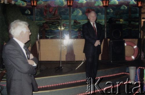 3.12.2008, Berdyczów, Ukraina.
Zdzisław Najder (po lewej) na inauguracji Muzeum Josepha Conrada-Korzeniowskiego w Berdyczowie. 
Fot. NN, kolekcja Zdzisława Najdera, zbiory Ośrodka KARTA.