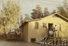 Styczeń 1971, Death Valley, Stany Zjednoczone.
Zdzisław Najder z żoną Haliną  na wycieczce do Doliny Śmierci.
Fot. NN, kolekcja Zdzisława Najdera, zbiory Ośrodka KARTA.