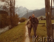 Lata 80., Hallstatt, Austria.
Zofia Bartoszewska i Zdzisław Najder na wycieczce w górach. 
Fot. NN, kolekcja Zdzisława Najdera, zbiory Ośrodka KARTA.