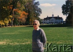 23.10.1988, Mount Vernon, Stany Zjednoczone. 
Zdzisław Najder na wycieczce.  
Fot. NN, kolekcja Zdzisława Najdera, zbiory Ośrodka KARTA.