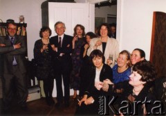 18.01.1992, Polska.
Weselu Małgorzaty i Jana Parysów, 3. z lewej Zdzisław Najder, 2. z lewej jego żona Halina.
Fot. NN, kolekcja Zdzisława Najdera, zbiory Ośrodka KARTA.