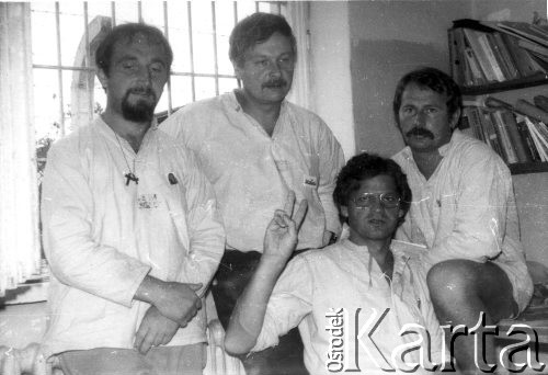 1982, Białołęka k/Warszawy, Polska.
Internowani działacze NSZZ 
