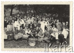 1955, Biskowice, Ukraińska SRR, ZSRR (obecnie Ukraina).
Wesele Marii Farbotnik (siostry Jana Farbotnika).
Fot. NN, zbiory Ośrodka KARTA (udostępnił Jan Farbotnik z Sambora)