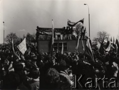 1.05.1982, Warszawa, Polska..
Stan wojenny - niezależna manifestacja zorganizowana przez podziemne struktury 