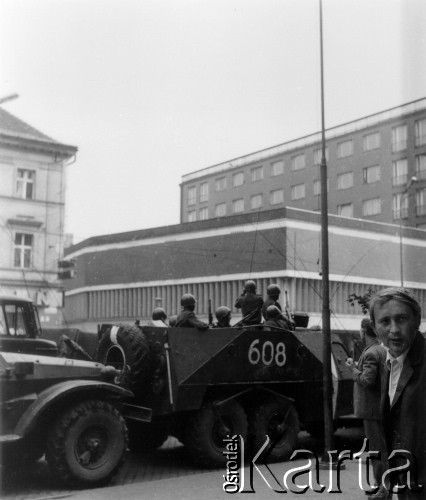 Sierpień 1968, Bratysława, Czechosłowacja.
Interwencja wojsk Układu Warszawskiego.
Fot. Marcin Jabłoński, zbiory Ośrodka KARTA