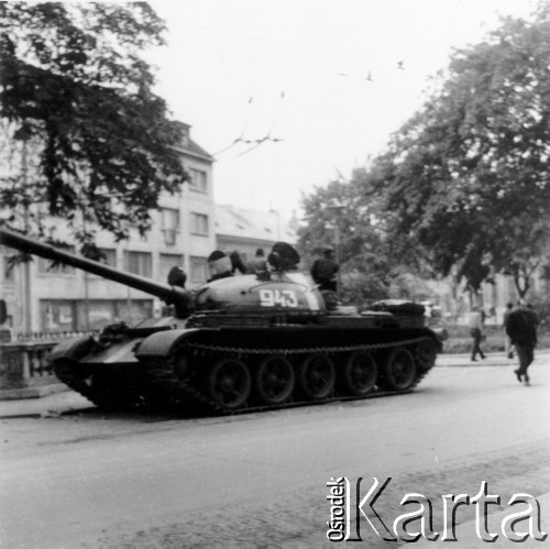 Sierpień 1968, Bratysława, Czechosłowacja.
Interwencja wojsk Układu Warszawskiego.
Fot. Marcin Jabłoński, zbiory Ośrodka KARTA