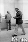 Czerwiec 1978, Warszawa.
Akcja Komitetu Obrony Robotników w obronie Błażeja Wyszkowskiego, Antoni Macierewicz rozdaje ulotki przed kościołem św. Anny.
Fot. Marcin Jabłoński, zbiory Ośrodka KARTA
