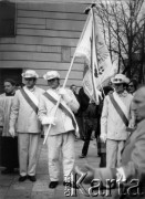 3.05.1984, Warszawa.
Delegacja hutników z Huty Warszawa na mszy w kościele św. Stanisława Kostki.
Fot. Marcin Jabłoński, zbiory Ośrodka KARTA