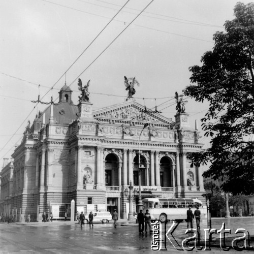 Wrzesień 1971, Lwów, ZSRR.
Budynek Teatru Miejskiego (Opery Lwowskiej).
Fot. Marcin Jabłoński, zbiory Ośrodka KARTA