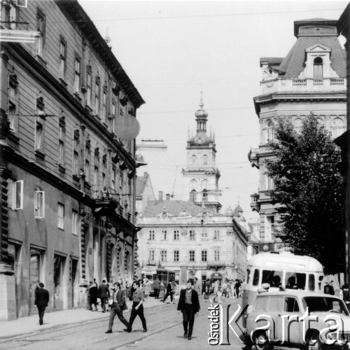 Wrzesień 1971, Lwów, ZSRR.
Fragment miasta, w głębi ratusz.
Fot. Marcin Jabłoński, zbiory Ośrodka KARTA