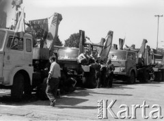 3-5.08.1981, Warszawa.
Strajk MZK, blokada ronda na skrzyżowaniu ul. Marszałkowskiej i Alej Jerozolimskich.
Fot. Marcin Jabłoński, zbiory Ośrodka KARTA