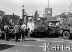 3-5.08.1981, Warszawa.
Strajk MZK, blokada ronda na skrzyżowaniu ul. Marszałkowskiej i Alej Jerozolimskich.
Fot. Marcin Jabłoński, zbiory Ośrodka KARTA