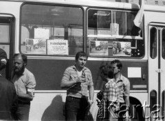 3-5.08.1981, Warszawa.
Strajk MZK, blokada ronda na skrzyżowaniu ul. Marszałkowskiej i Alej Jerozolimskich.
Fot. Marcin Jabłoński, zbiory Ośrodka KARTA