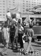 3-5.08.1981, Warszawa.
Strajk MZK, blokada ronda na skrzyżowaniu ul. Marszałkowskiej i Alej Jerozolimskich.
Fot. Marcin Jabłoński, zbiory Ośrodka KARTA