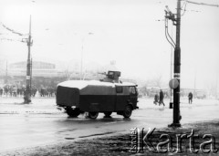 2.12.1981, Warszawa.
Pacyfikacja Wyższej Oficerskiej Szkoły Pożarniczej.
Fot. Marcin Jabłoński, zbiory Ośrodka KARTA