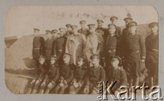 1905, Rosja.
Wojna rosyjsko-japońska, żołnierze armii carskiej w drodze na front.
Fot. NN, zbiory Ośrodka KARTA, kolekcję rodziny Petrulewiczów udostępniły Halszka i Wanda Żuromskie