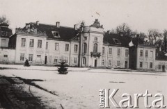 Lata 30-te, Radzyń Podlaski, woj. Lublin, Polska.
Pałac Potockich.
Fot. Kazimierz Petrulewicz, zbiory Ośrodka KARTA, kolekcję rodziny Petrulewiczów przekazały Halszka i Wanda Żuromskie

