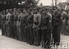 Lata 30-te, Radzyń Podlaski, woj. Lublin, Polska.
Członkowie Strzelca podczas apelu.
Fot. NN, zbiory Ośrodka KARTA, kolekcję rodziny Petrulewiczów przekazały Halszka i Wanda Żuromskie