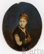 1880-1884, Warszawa.
Portret Marianny Sobockiej. Kobieta uczesana jest w modną ówcześnie fryzurę utworzoną ze splecionych warkoczy. 
Fot. Karoli & Pusch, zbiory Ośrodka KARTA, kolekcję rodziny Petrulewiczów przekazały Halszka i Wanda Żuromskie
